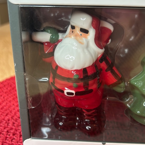 Threshold Salt & Pepper Shaker Set  NIB - Picture 2 of 6